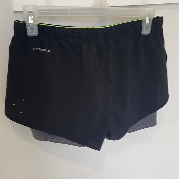Reebok run shorts - Picture 3 of 5